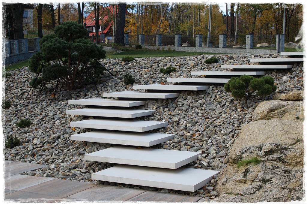 Lewitujące schody 301 Lewitujące schody 301