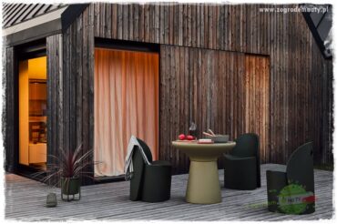 Plastikowe meble ogrodowe 0