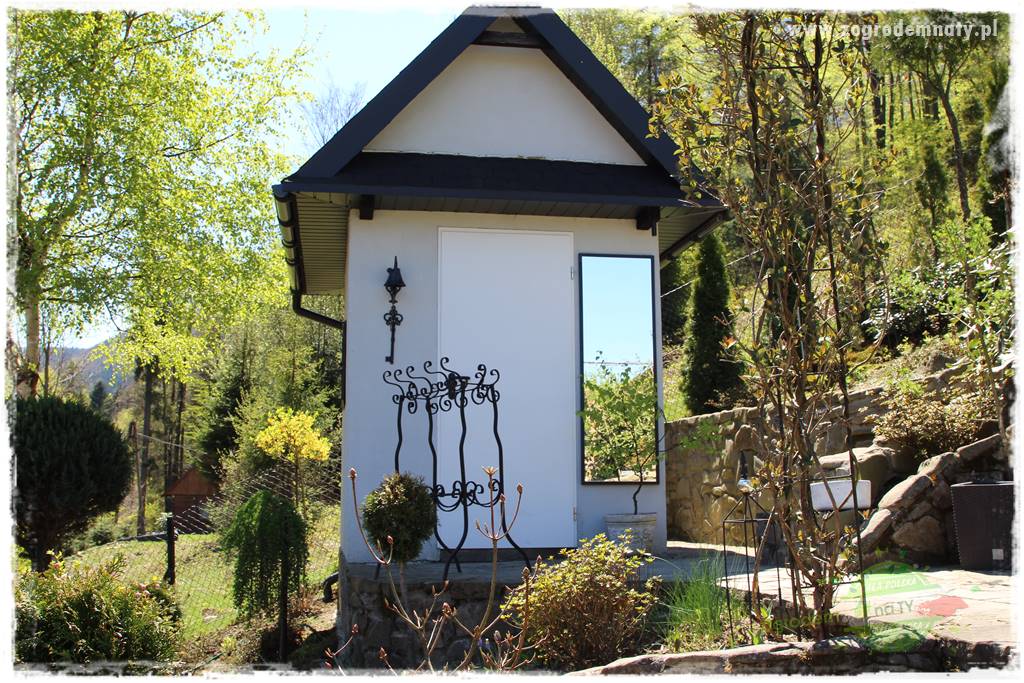 ogród na skarpie 309