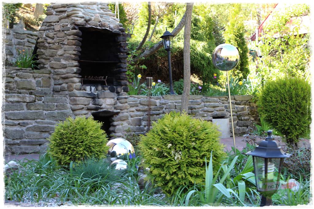 ogród na skarpie 317