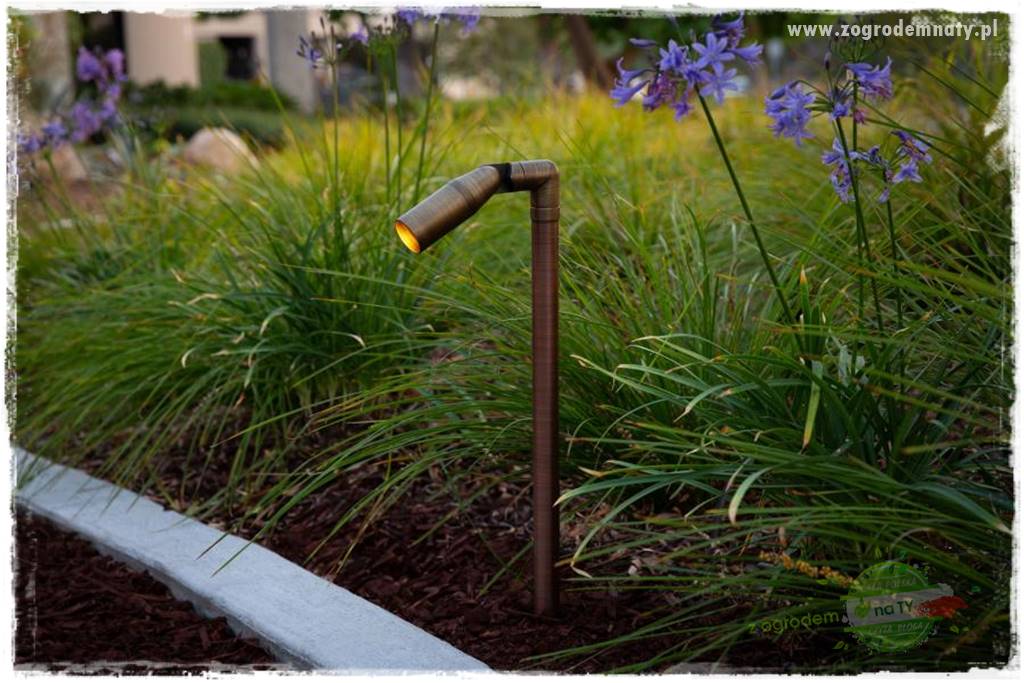 Nowoczesne oświetlenie ogrodu 16