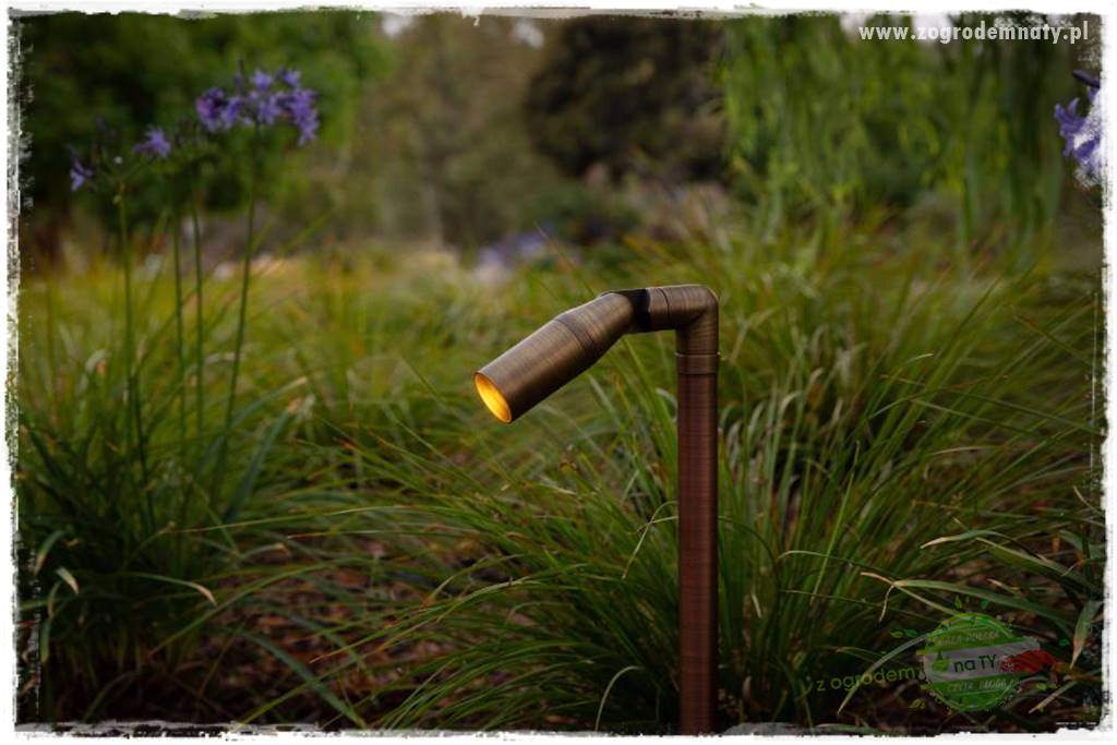 Nowoczesne oświetlenie ogrodu 27