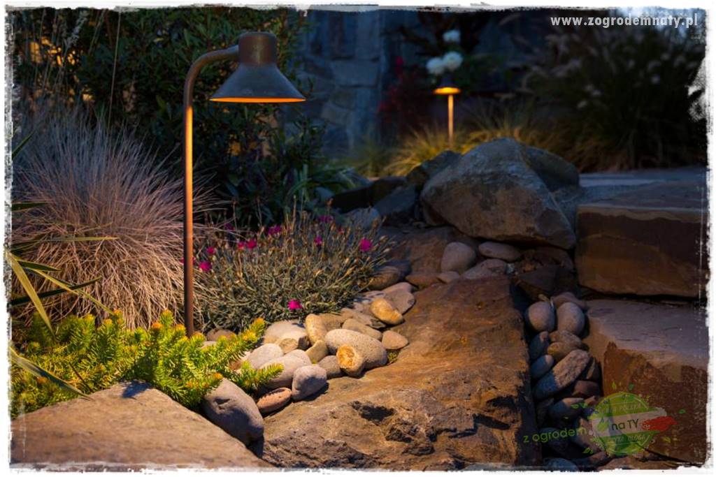 Nowoczesne oświetlenie ogrodu 38