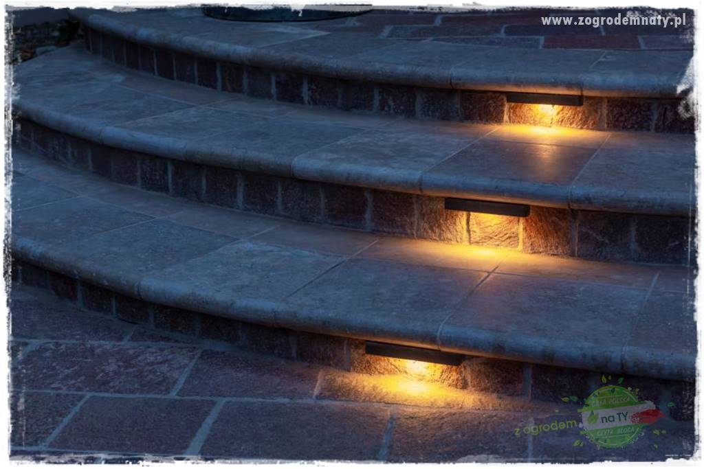Nowoczesne oświetlenie ogrodu 49